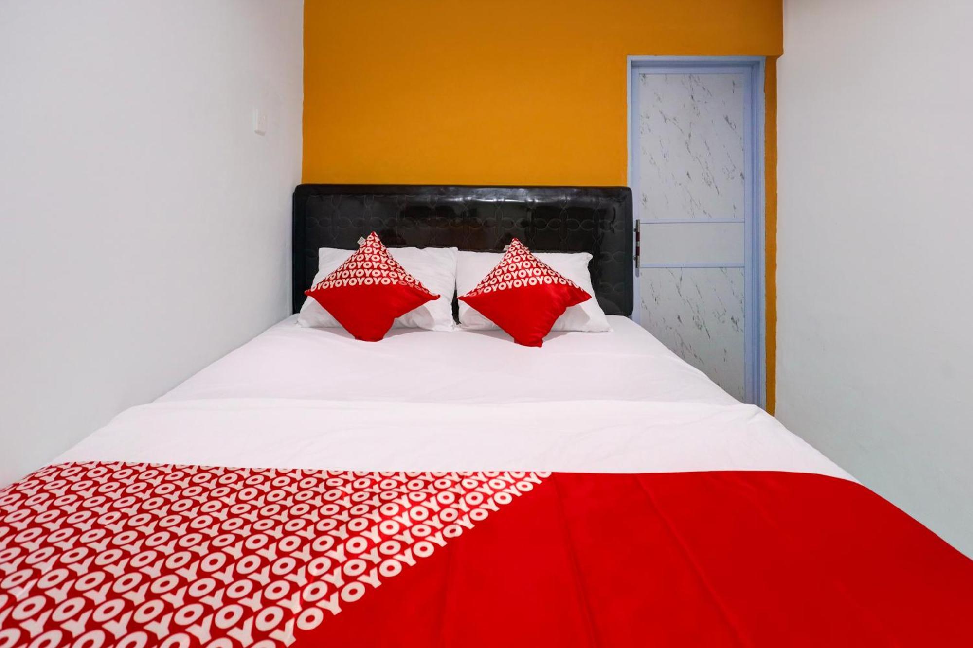 Super Oyo Capital O 93076 Batam Backpacker Guesthouse 2 Pembunuh Exteriör bild