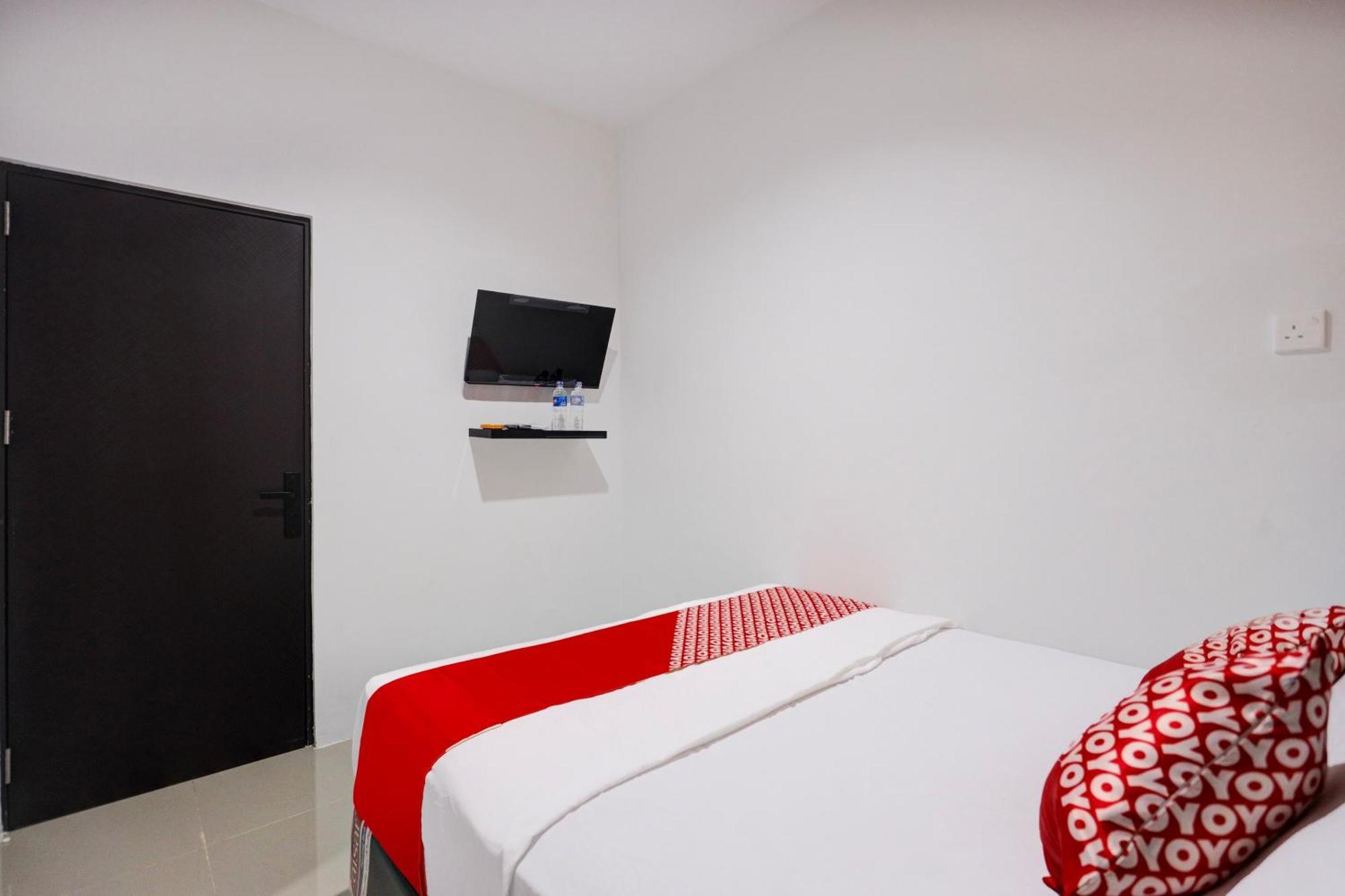 Super Oyo Capital O 93076 Batam Backpacker Guesthouse 2 Pembunuh Exteriör bild