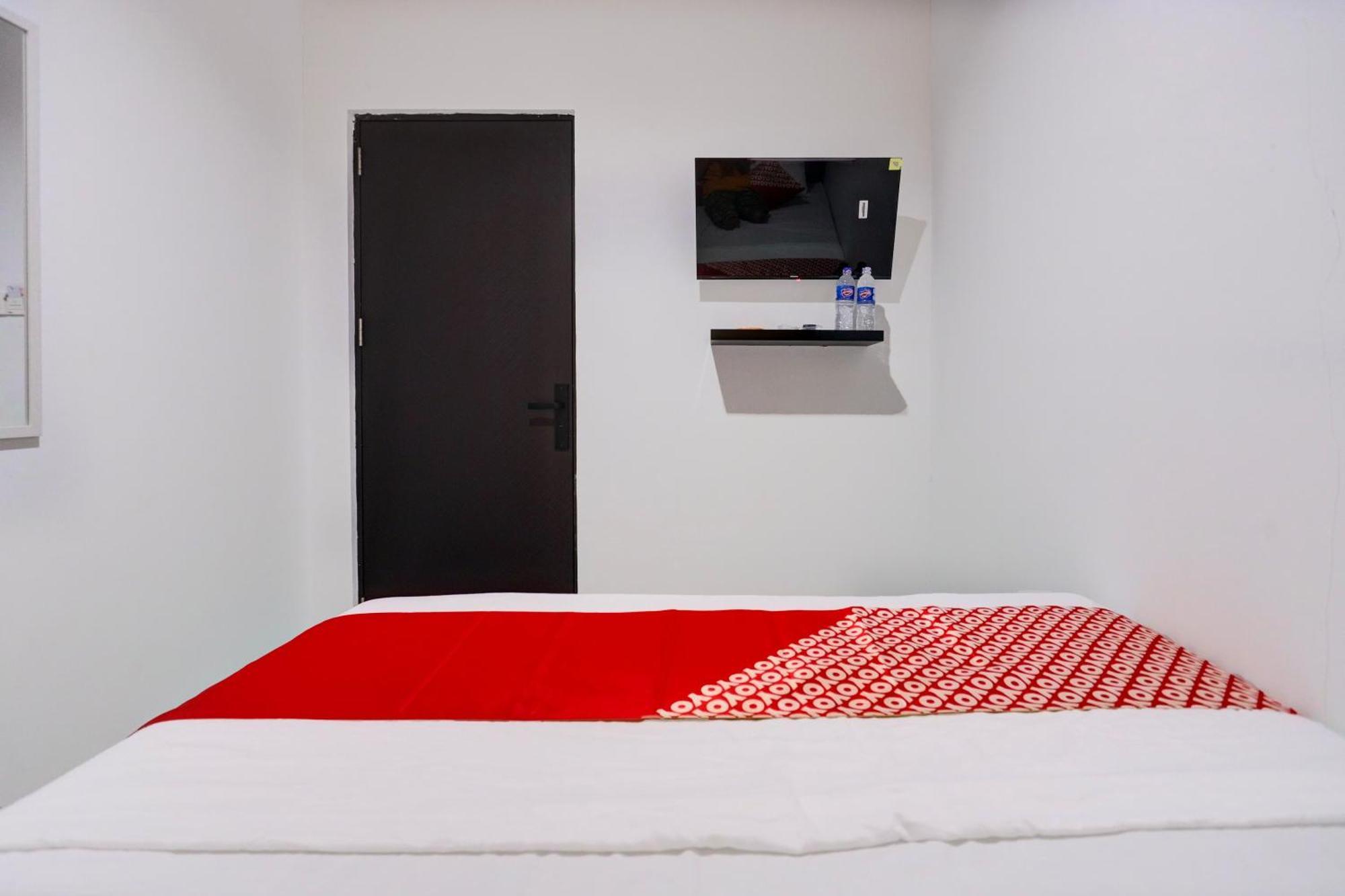Super Oyo Capital O 93076 Batam Backpacker Guesthouse 2 Pembunuh Exteriör bild