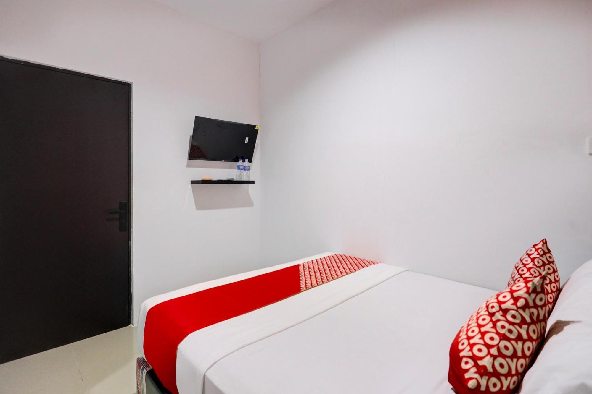 Super Oyo Capital O 93076 Batam Backpacker Guesthouse 2 Pembunuh Exteriör bild