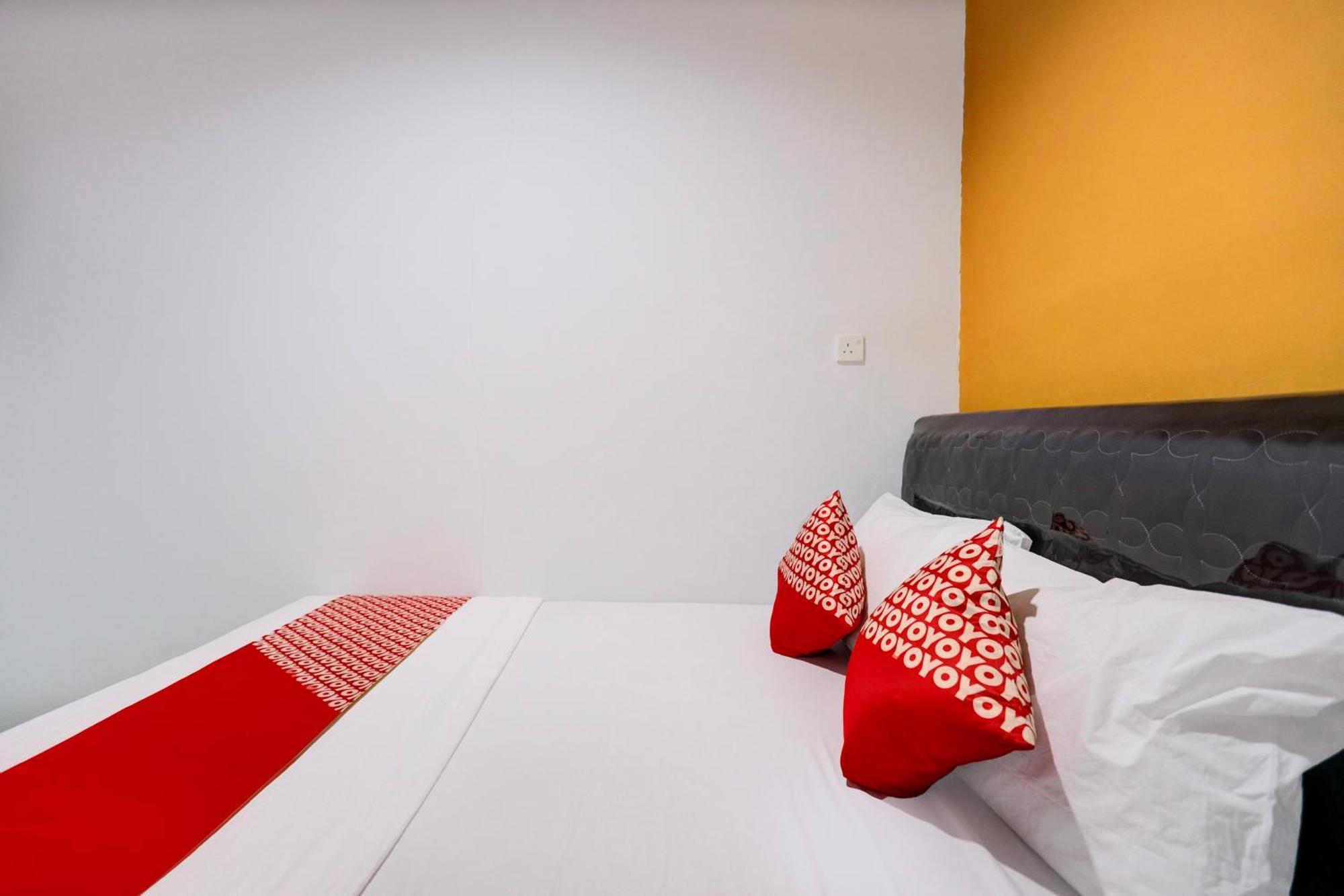 Super Oyo Capital O 93076 Batam Backpacker Guesthouse 2 Pembunuh Exteriör bild