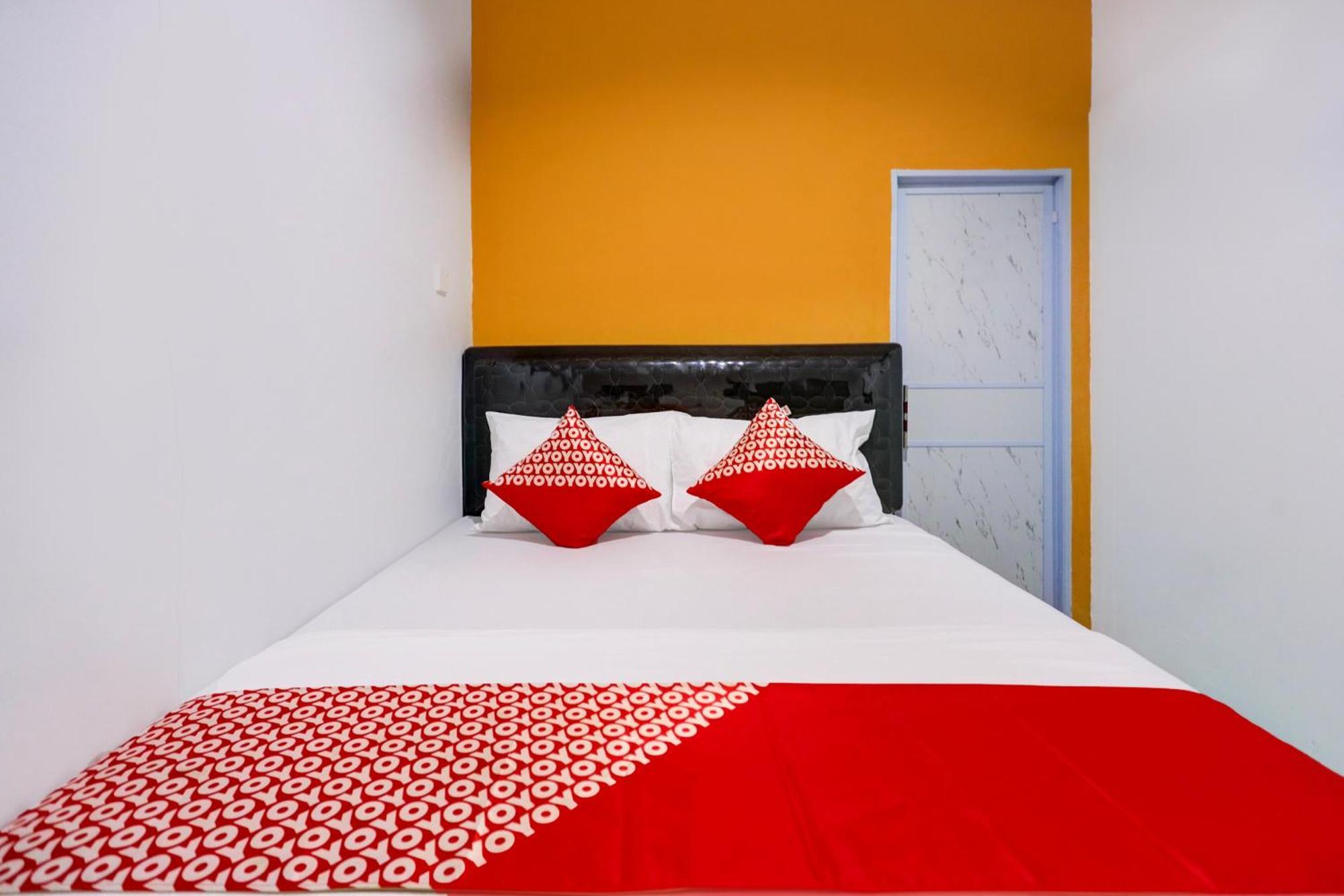 Super Oyo Capital O 93076 Batam Backpacker Guesthouse 2 Pembunuh Exteriör bild