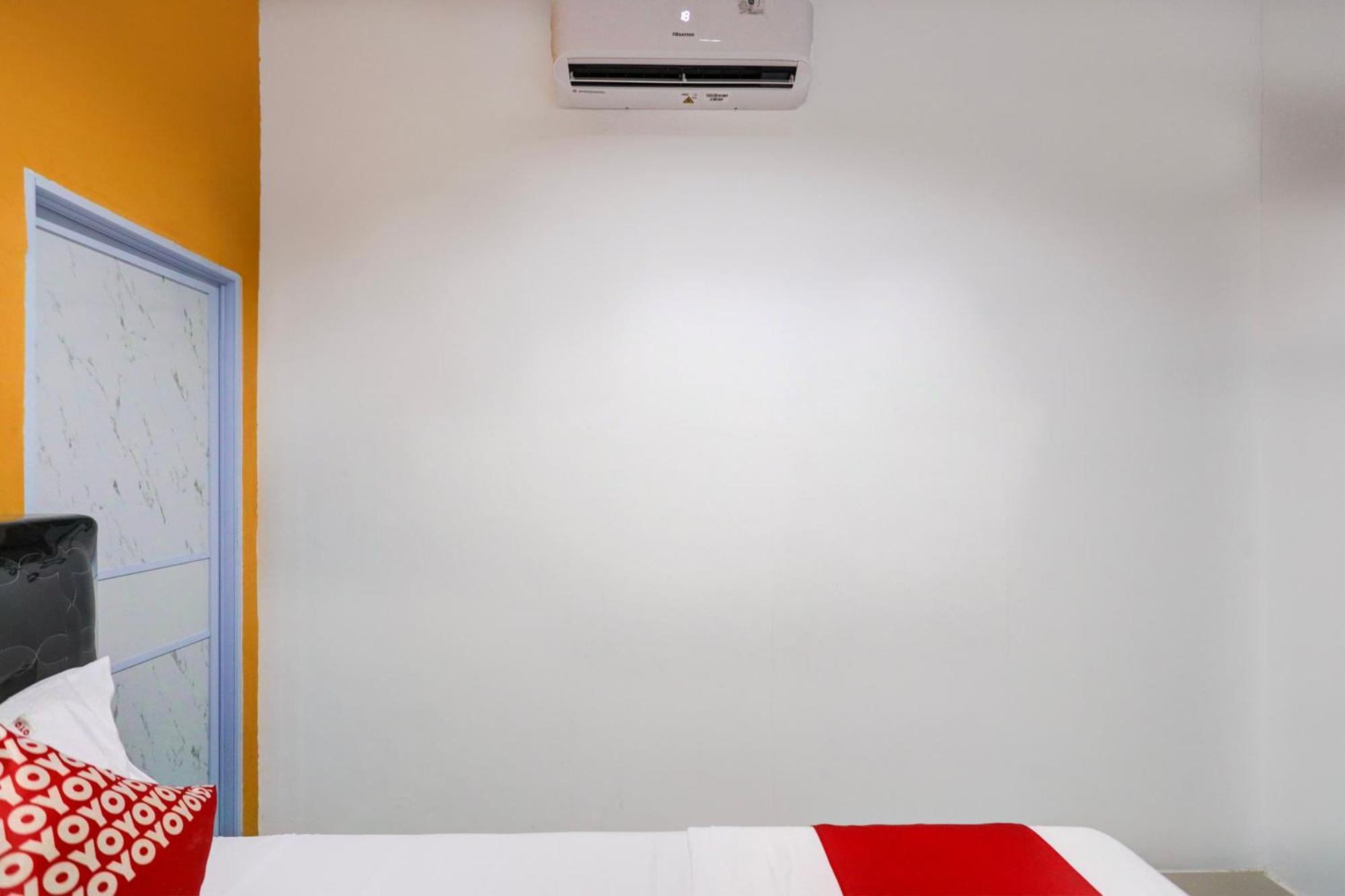 Super Oyo Capital O 93076 Batam Backpacker Guesthouse 2 Pembunuh Exteriör bild